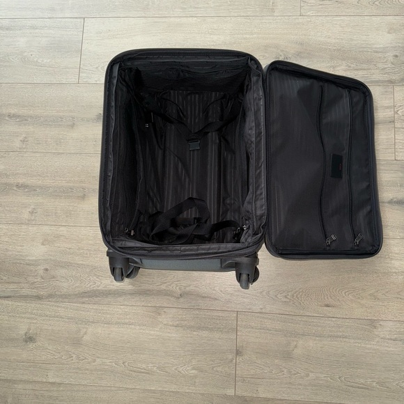 Tumi Alpha 22020 Expandable Carry On 2 Wheel Luggage Gray & Brown - Picture 5 of 5